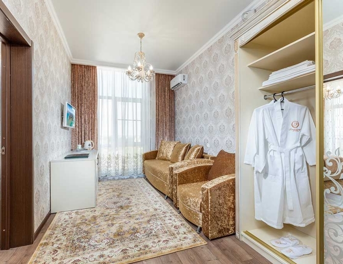 Люкс улучшенный с балконом - Гостиничный комплекс «Эмеральд»